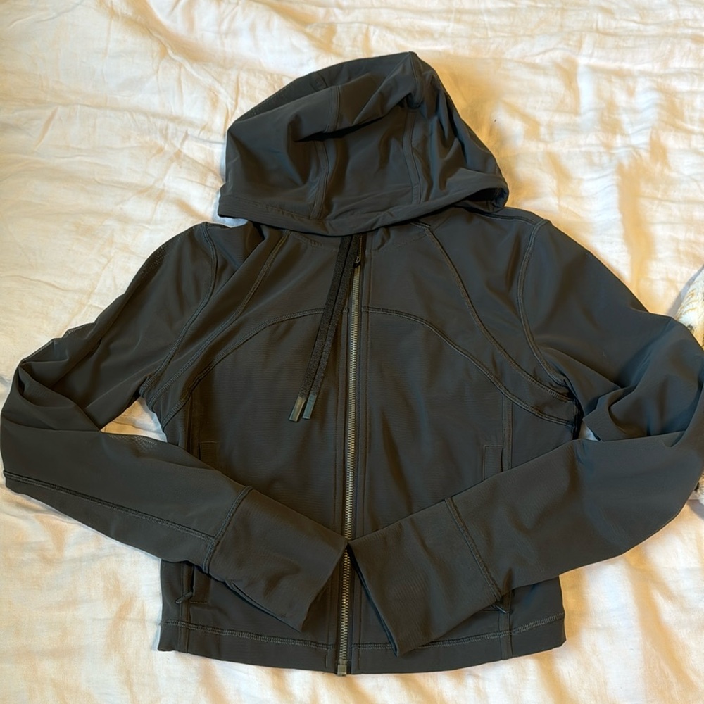 Cropped mesh define jacket